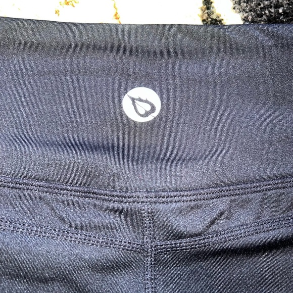 Women’s Large Black Fleece Lined Leggings! - Picture 4 of 6